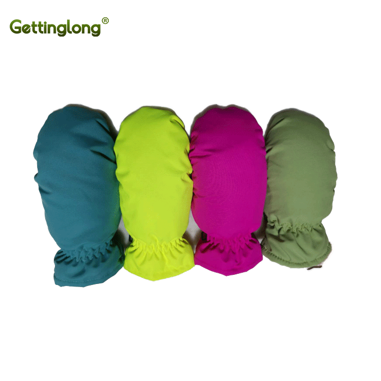 China sells ski gloves